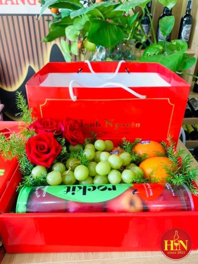 Hộp Trái Cây Kết Hợp Hoa Tươi Tinh Tế